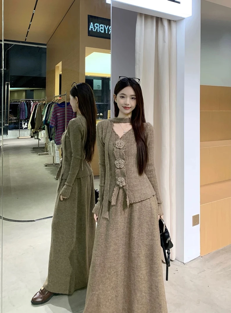 【港岛玫瑰】秋冬网红花朵飘带上衣+显瘦半身裙套装温柔针织两件套