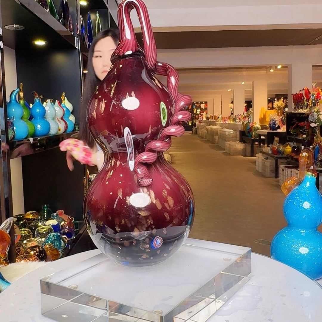 琉璃手工艺品琉璃岛上有个叫小白山