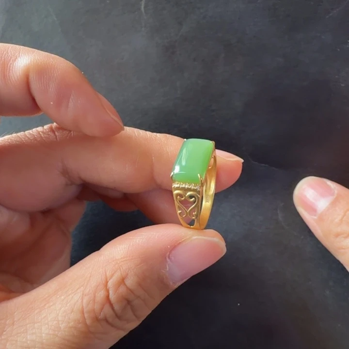 和田玉（碧玉）18K金镶嵌戒指