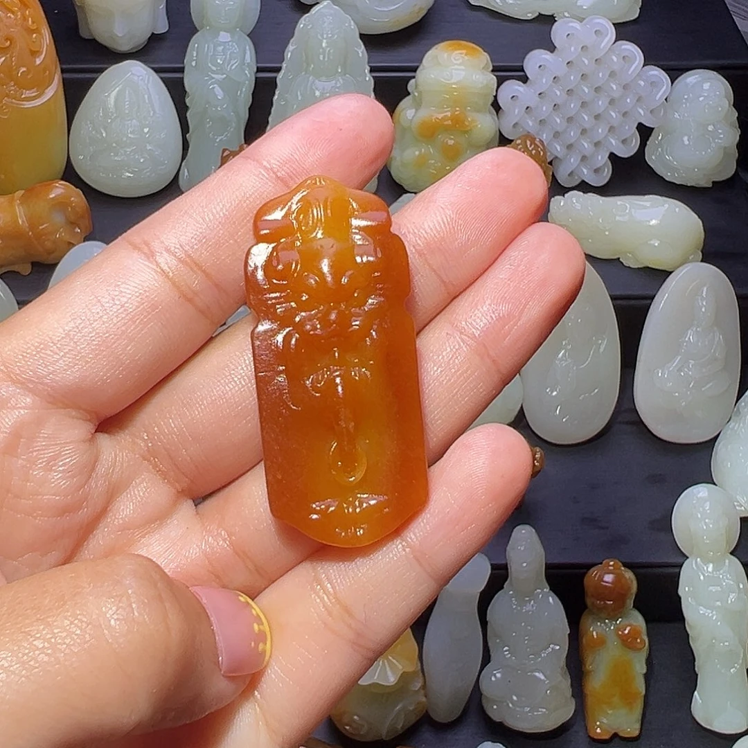 电***傅和田玉未镶嵌颈饰