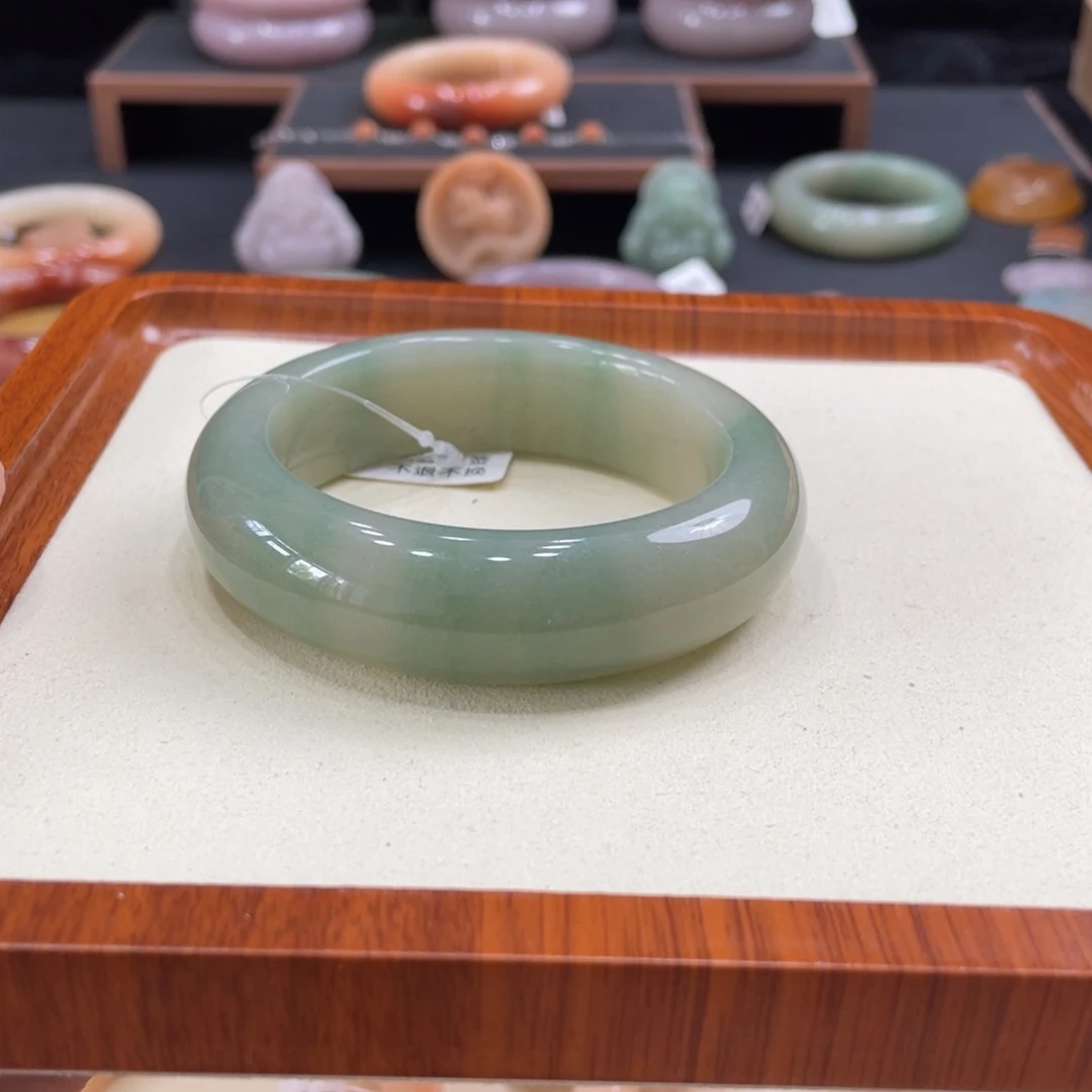 石英岩玉手镯未镶嵌