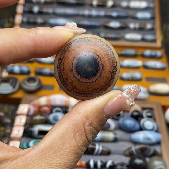 玛瑙/玉髓颈饰未镶嵌山**夫