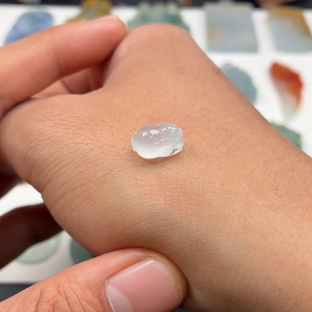 定制翡翠未镶嵌貔貅