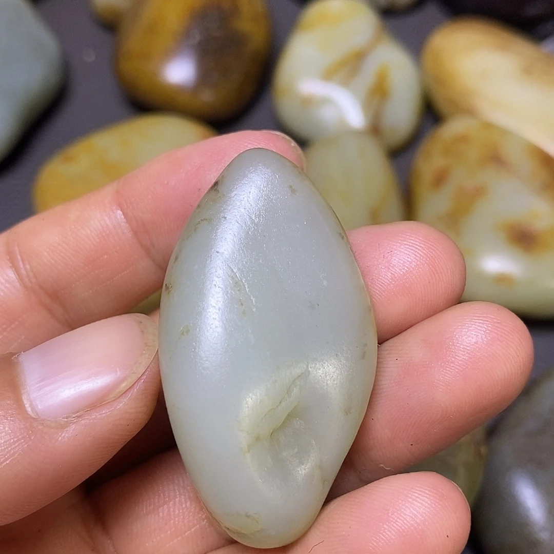 未镶嵌和田玉（糖玉）挂件