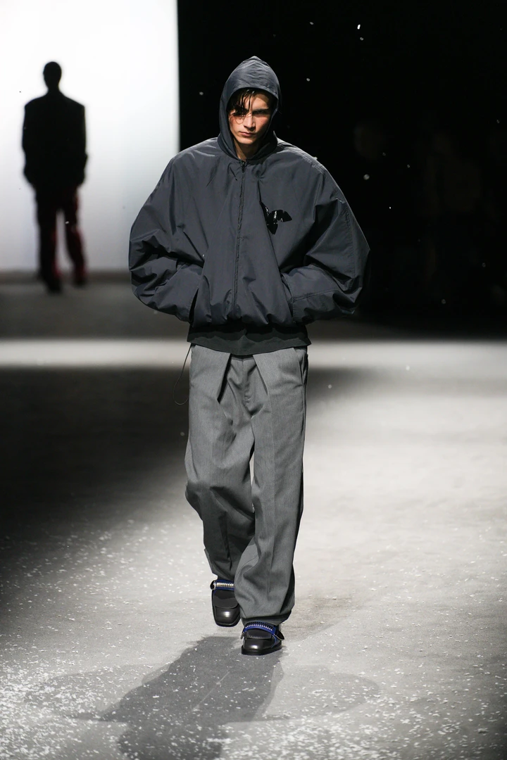 8730【秋冬】吉尔刺绣纯棉经典高克重男女同款T恤