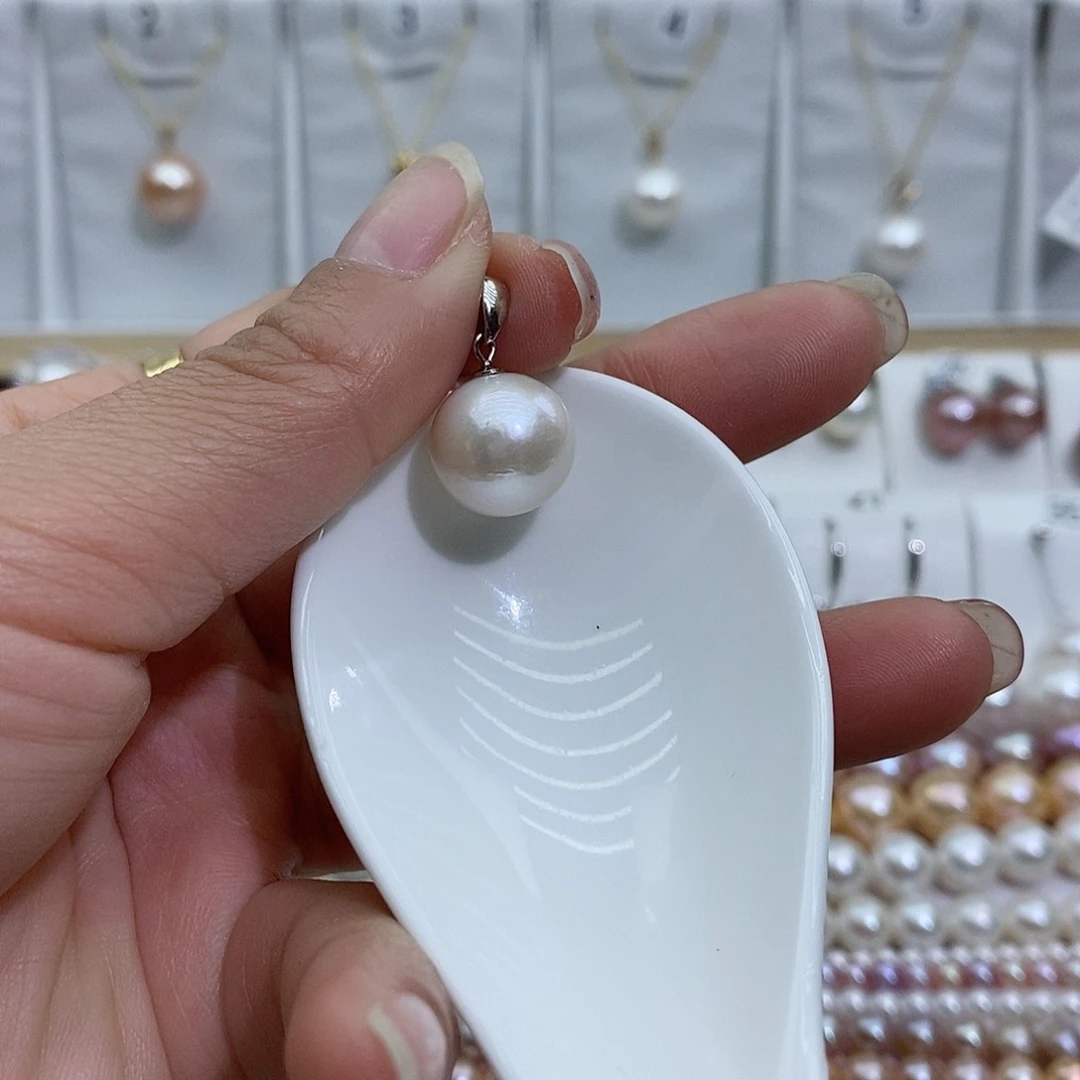 淡水珍珠吊坠(赠链)银S925镶嵌