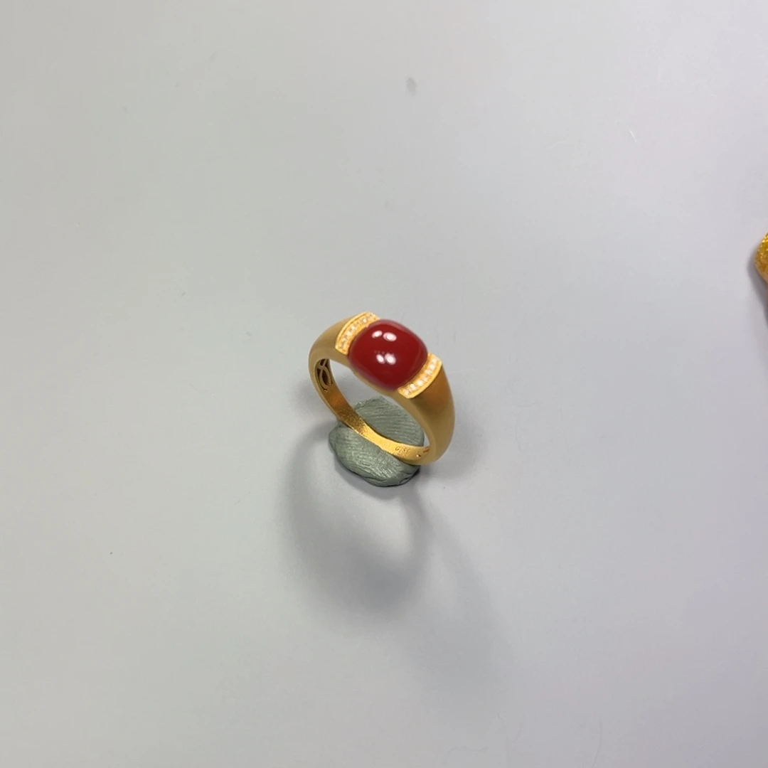 南红玛瑙锦红戒指18K金镶嵌
