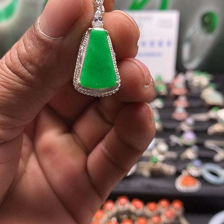 翡翠裸石缅甸天然A货翡翠