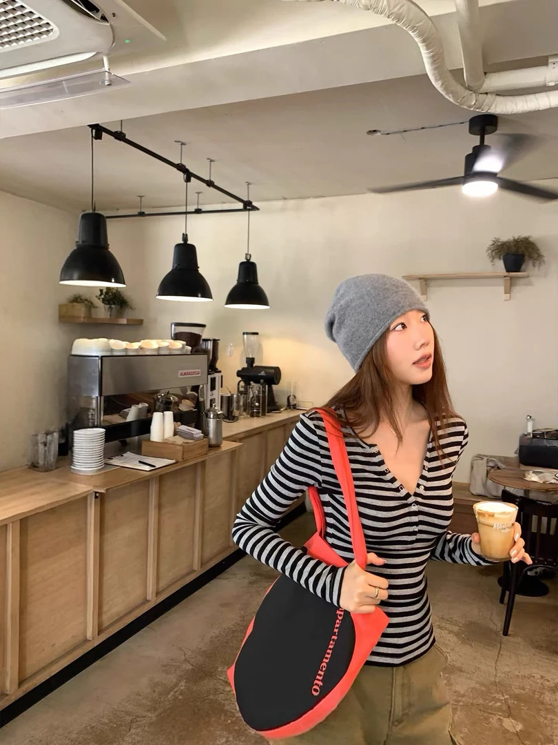 撞色条纹长袖T恤女秋季新款修身收腰内搭打底纯欲辣妹半开领上衣