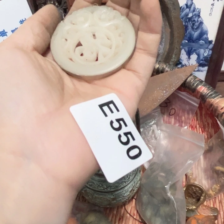 小***勒瓷片直播间火爆开启
