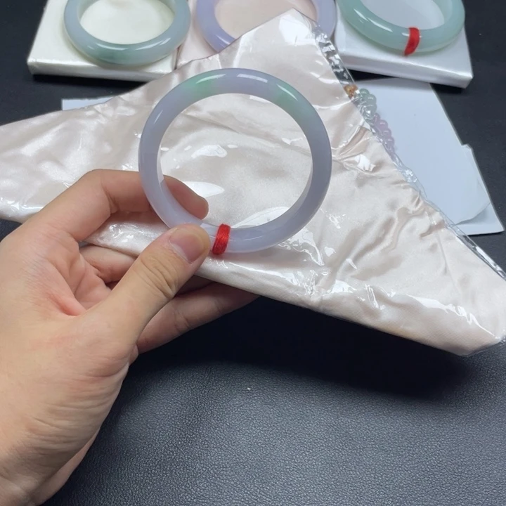 翡翠手镯未镶嵌天然翡翠手镯