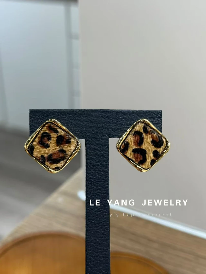 铜合金树脂耳饰 LEYANG欧美风拼色女法式卡其色几何耳钉