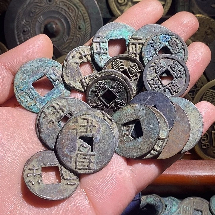 氟***汀铜现代花钱工艺品工艺品