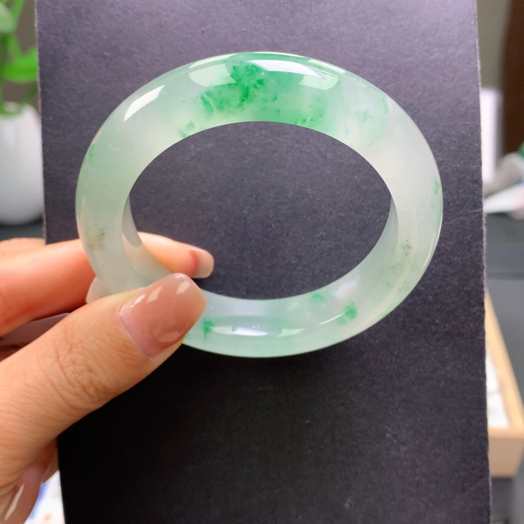 石英质玉未镶嵌手镯