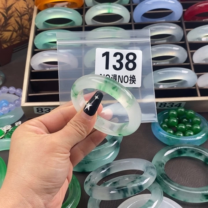 再****玉时尚飘花手镯138