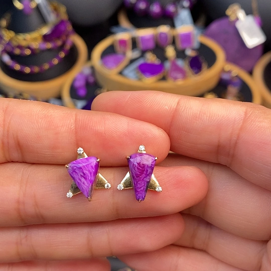 18K金镶嵌苏纪石（舒俱来）耳饰