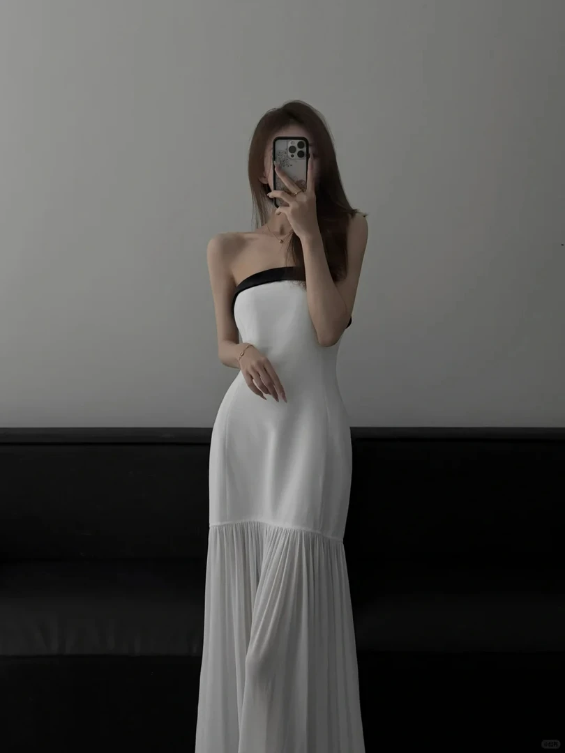 2025新款法式辣妹气质一字肩抹胸上衣连衣裙女设计感显瘦长裙子潮