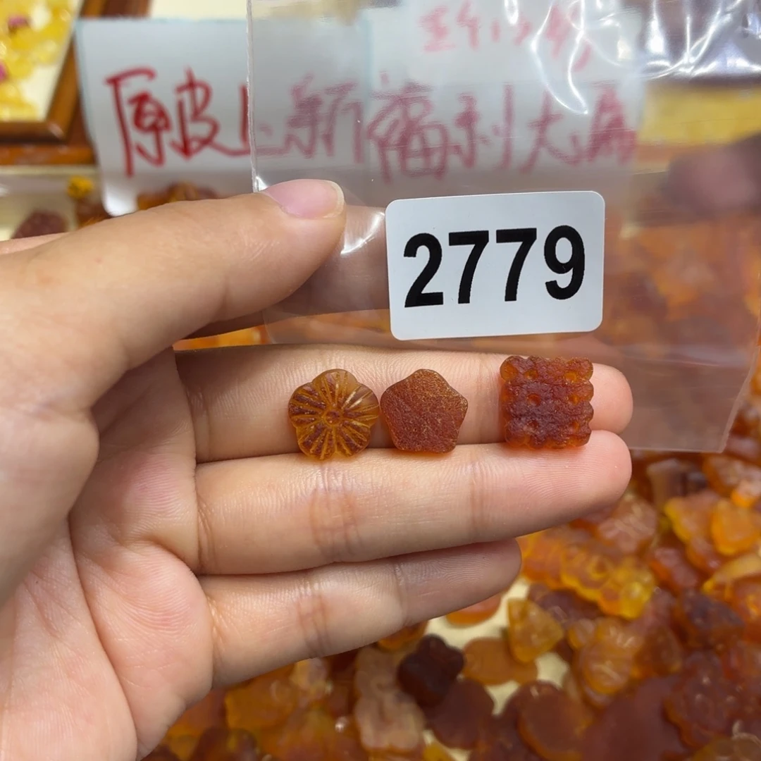 琥珀未镶嵌珠宝奇石