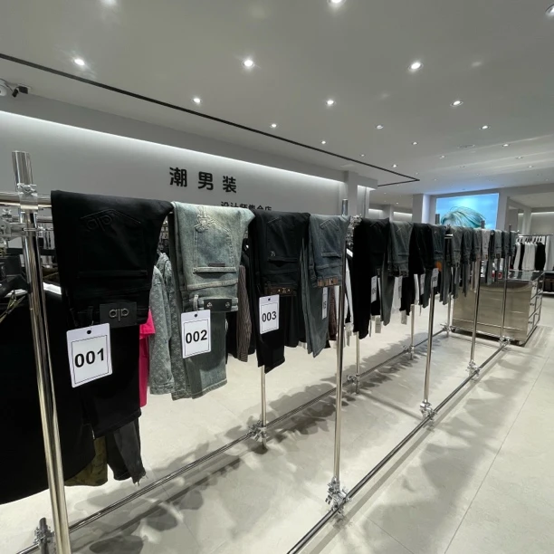 中腰微弹小脚修身不紧身牛仔裤