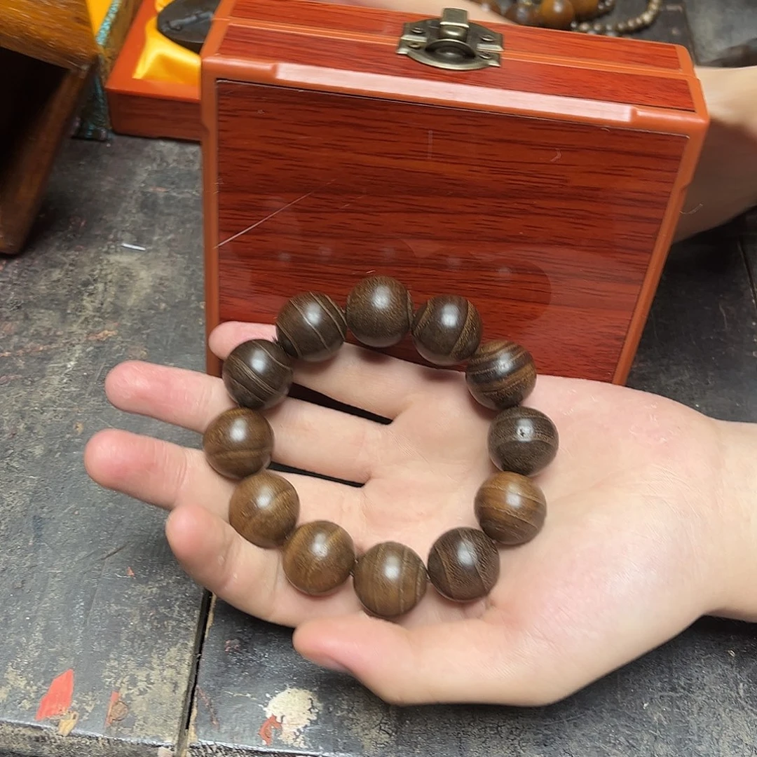 大叶紫檀（黑酸枝木类）