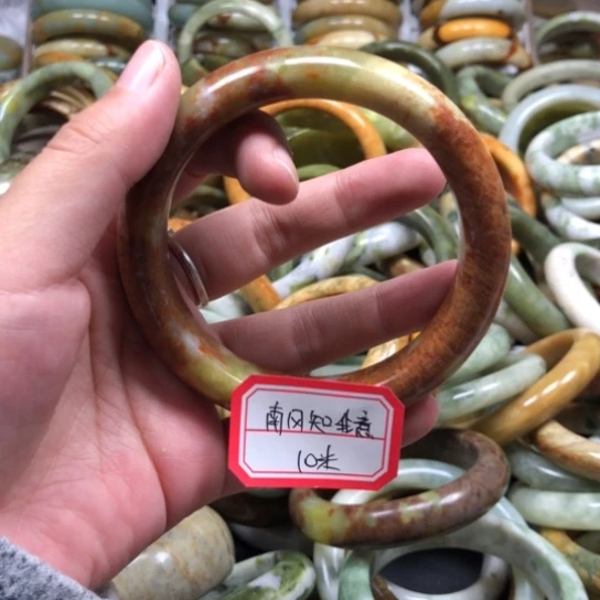 未镶嵌蛇纹石玉手镯南***意