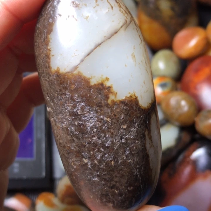 周***始和田玉未镶嵌珠宝奇石