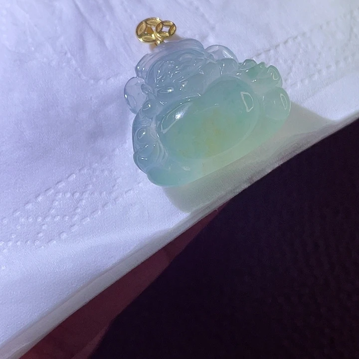 翡翠18K金镶嵌颈饰翡翠