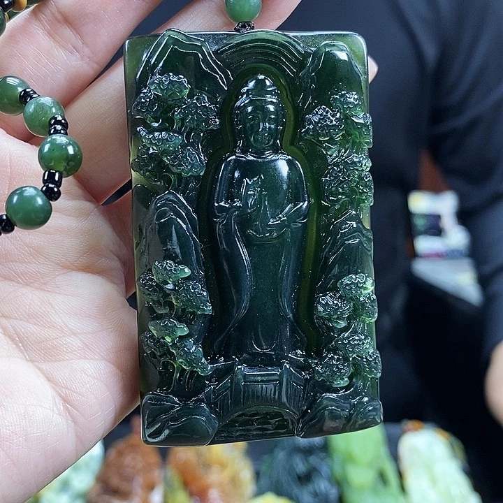 蛇纹石玉吊坠未镶嵌