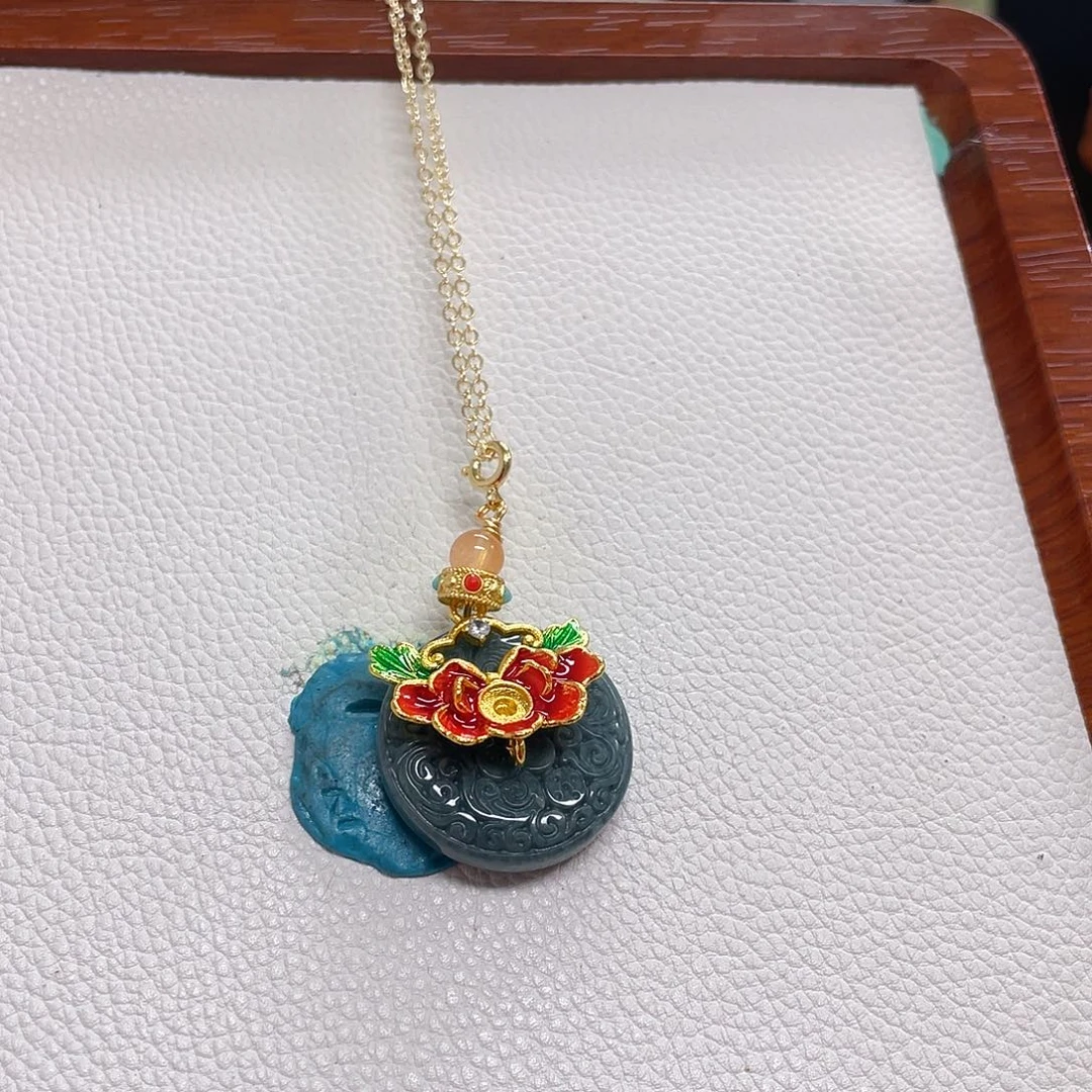 翡翠未镶嵌颈饰翡翠蓝水吊坠