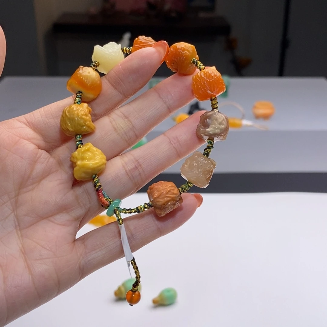 石英质玉（缅黄）未镶嵌颈饰