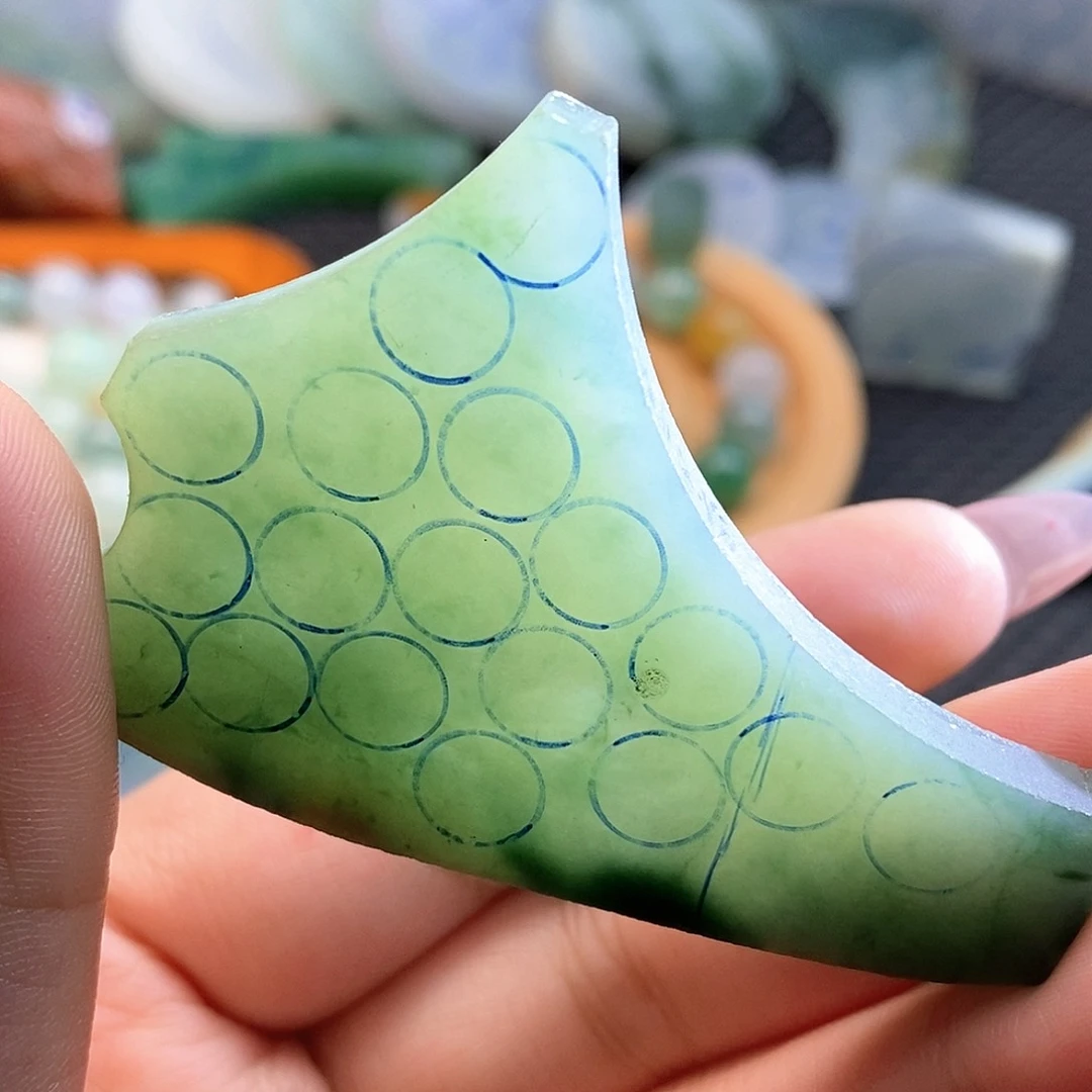 定制翡翠未镶嵌边角