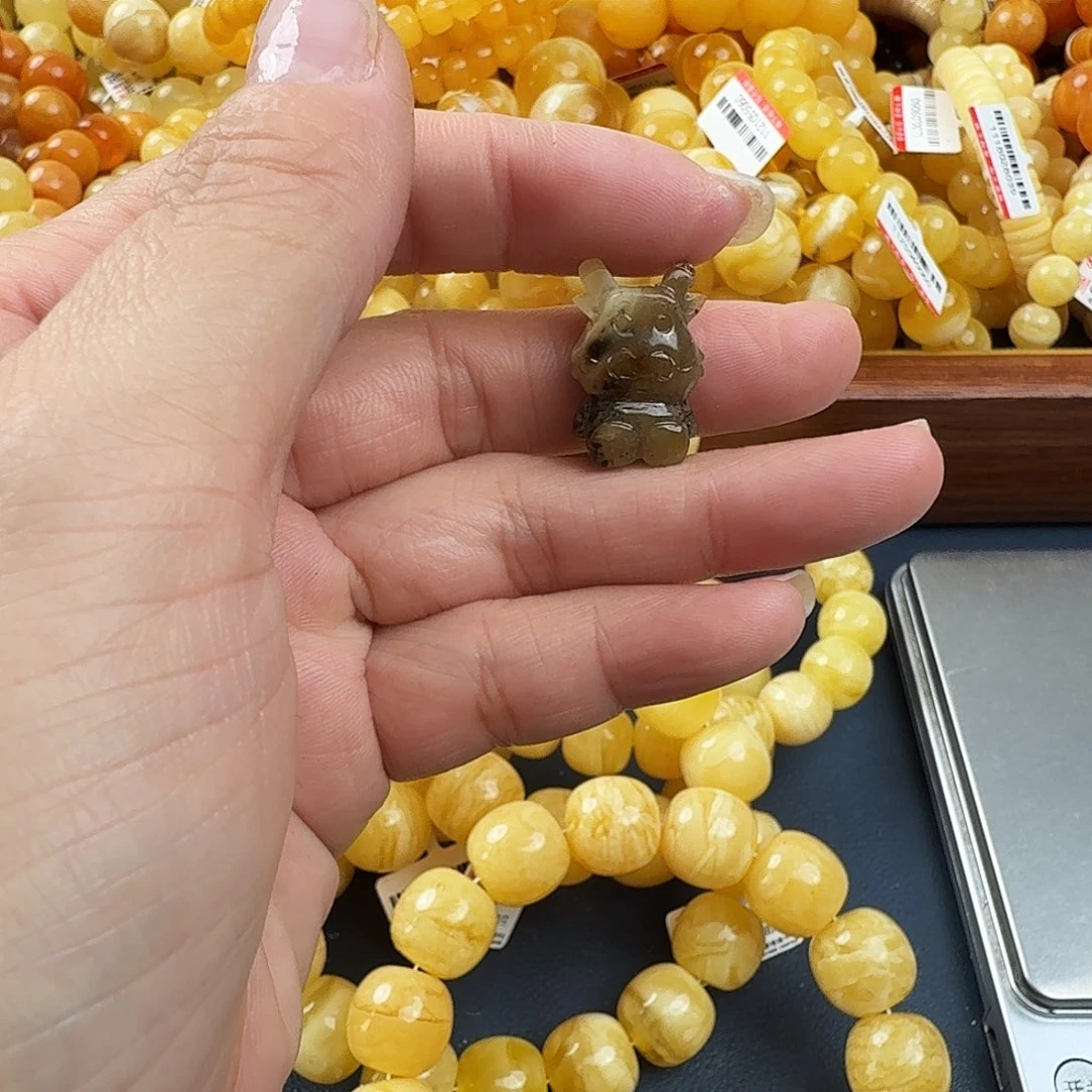 琥珀未镶嵌珠宝奇石