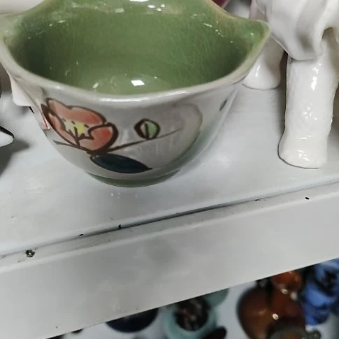 瓷片瓷片，摆件，都有微瑕疵，