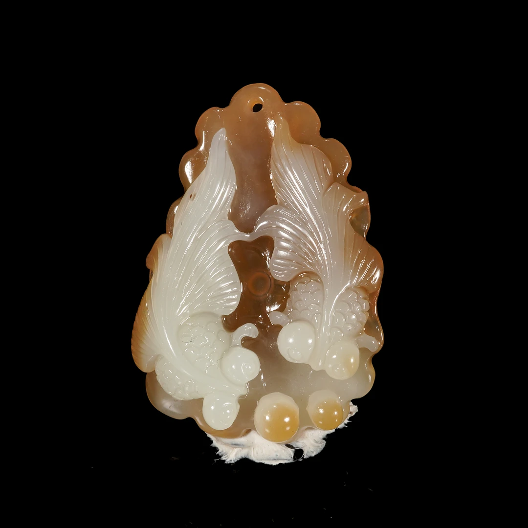 LOT.023和田玉巧雕年年有鱼/X3511