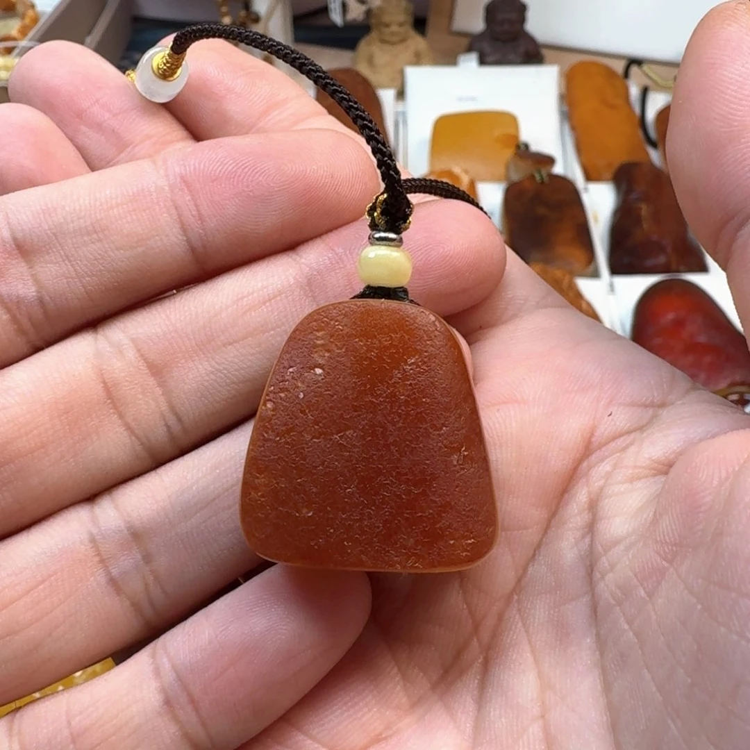 未镶嵌颈饰琥珀蜜蜡