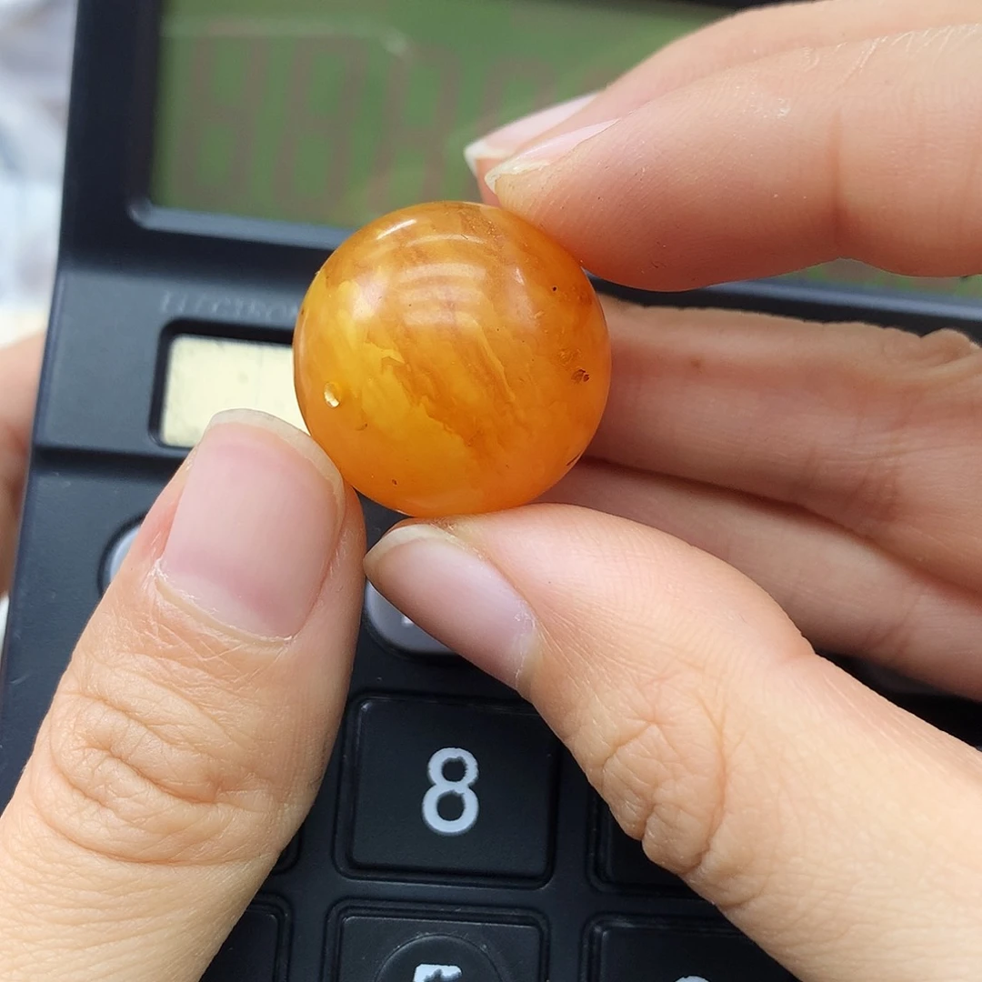 未镶嵌琥珀珠宝奇石