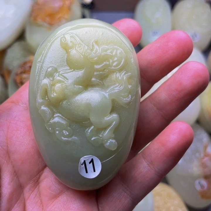 石材方解石手把件马