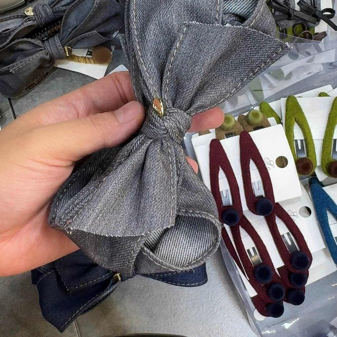 非金属无灰色香蕉夹