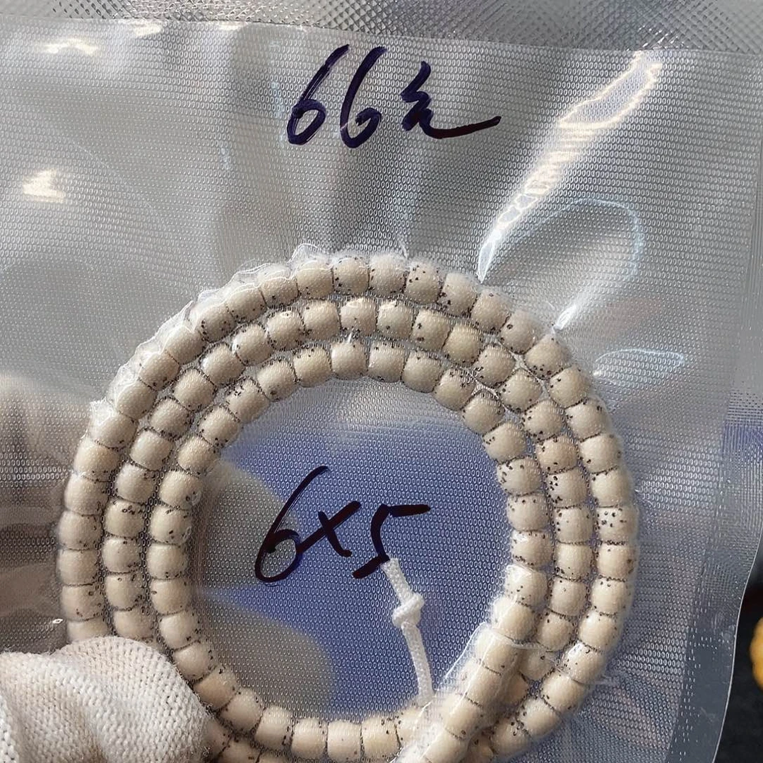 星月菩提吊坠A89原白直切河豚6*5长