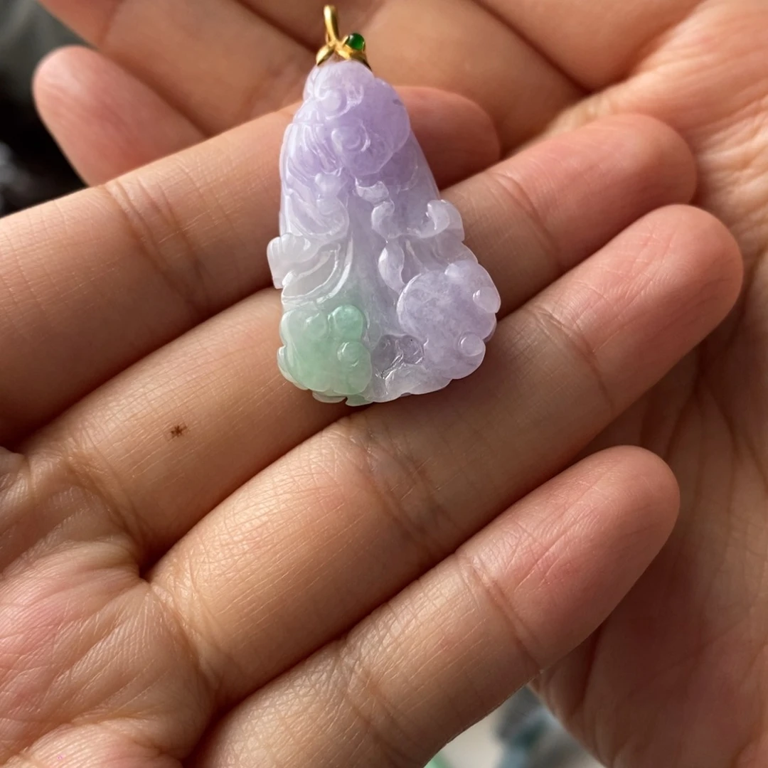 蜕***变翡翠未镶嵌颈饰天然