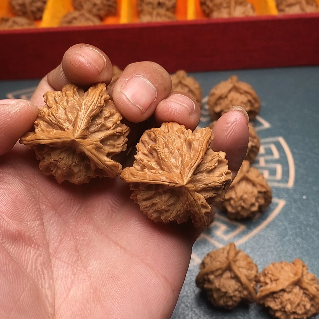 文玩核桃吊坠一图一物