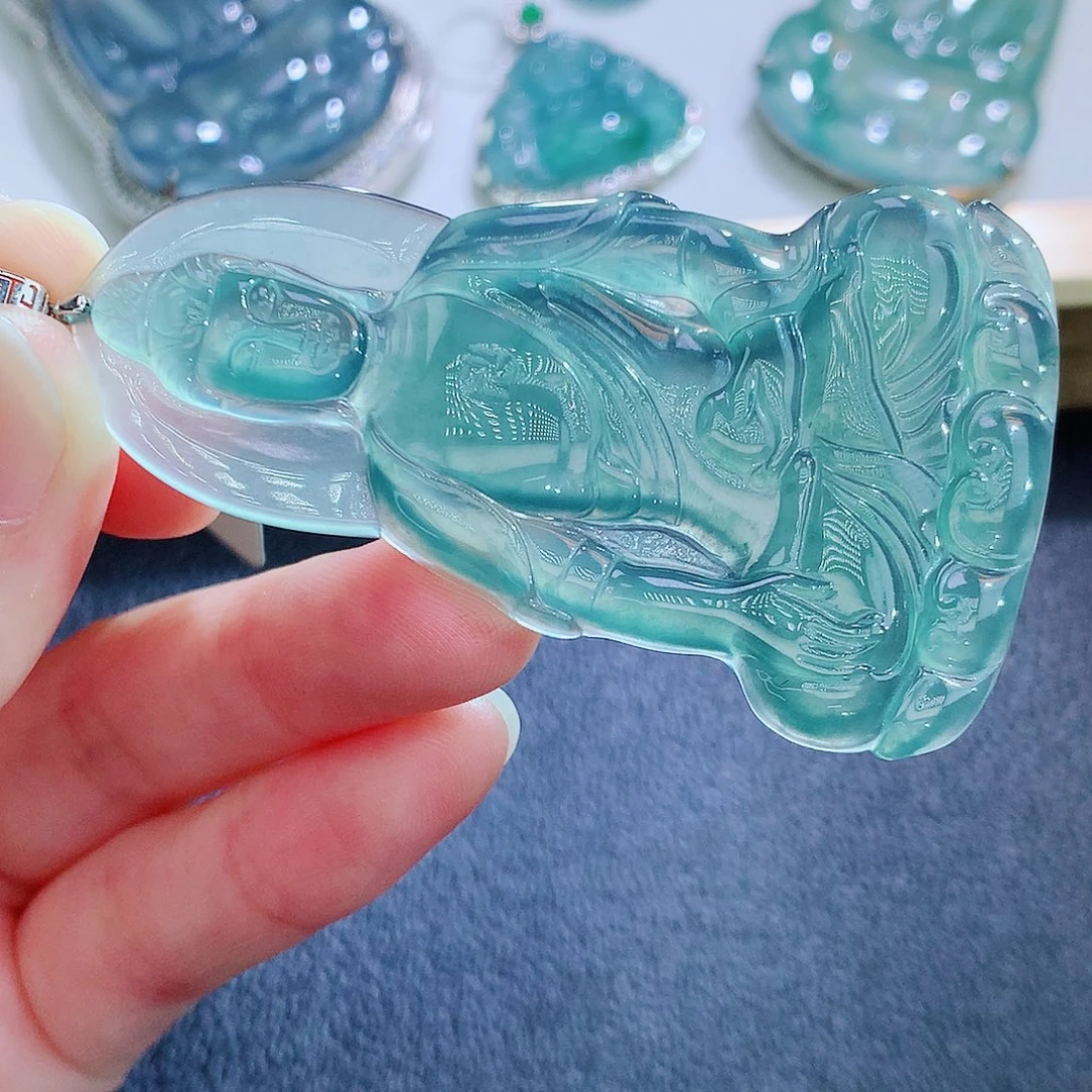 翡翠18K金镶嵌颈饰翡翠