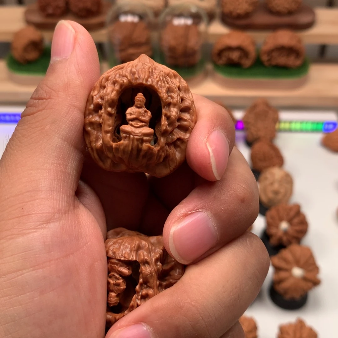 【闪购商品】文玩核桃吊坠禄***祥隐隐约约
