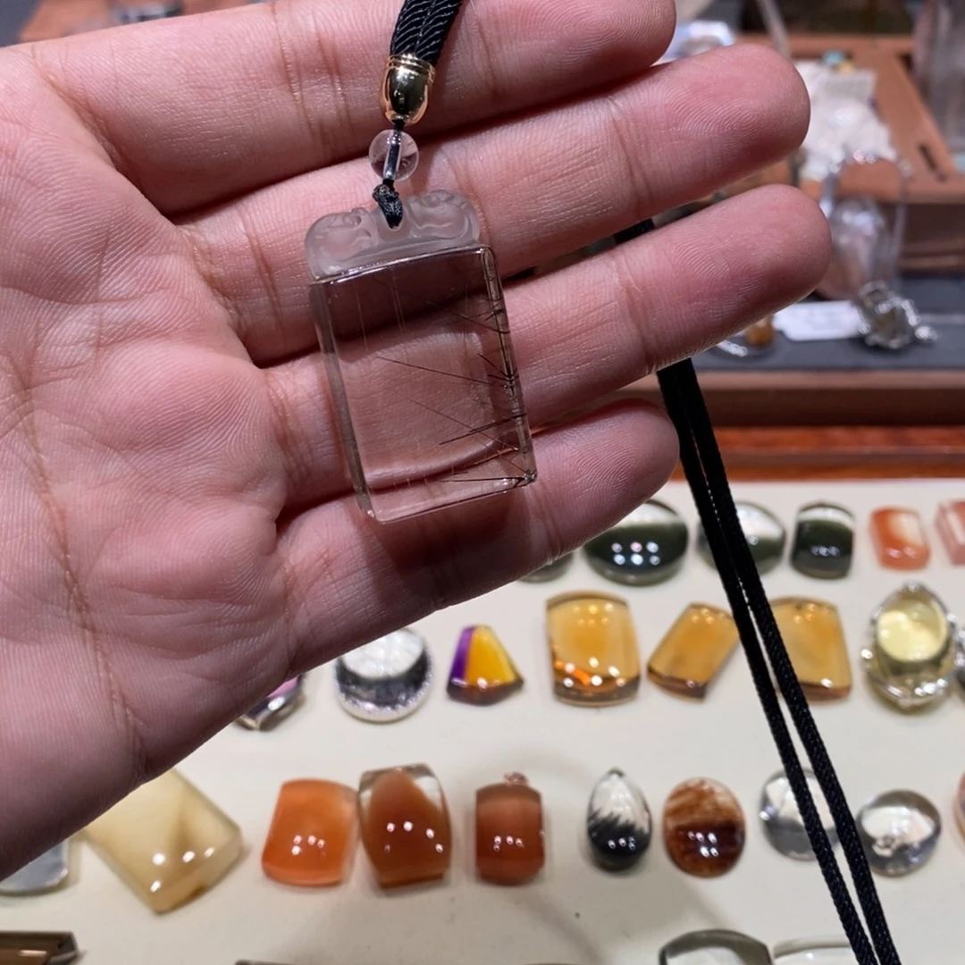 陈***平颈饰未镶嵌水晶发晶