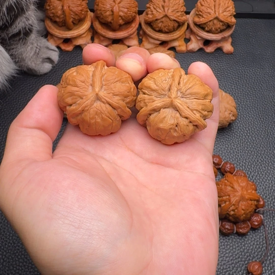 桃核把件蛤蟆头三棱球奔精品配对