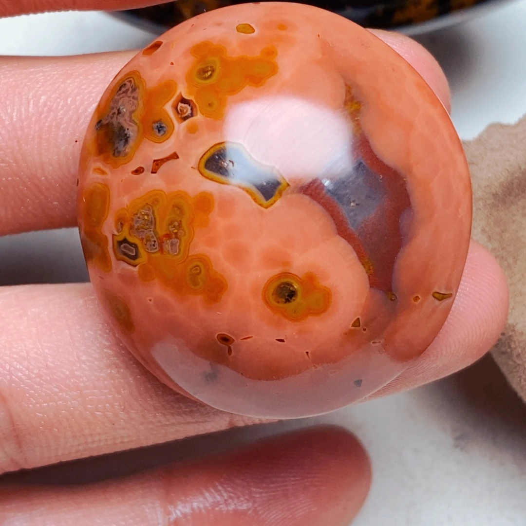 苏***靓玛瑙/玉髓未镶嵌颈饰