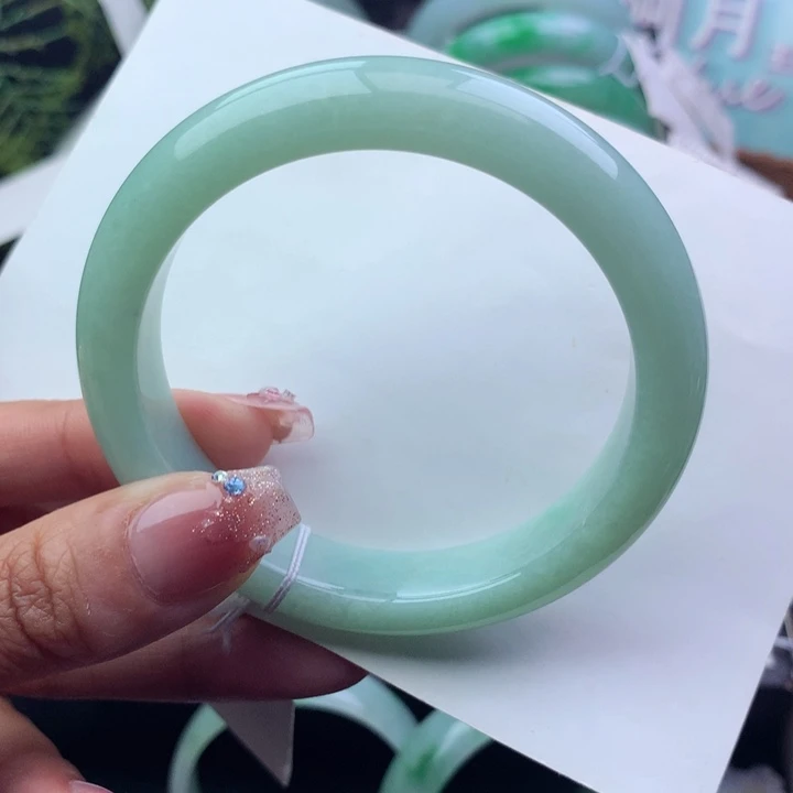 未镶嵌手镯翡翠天然翡翠手镯