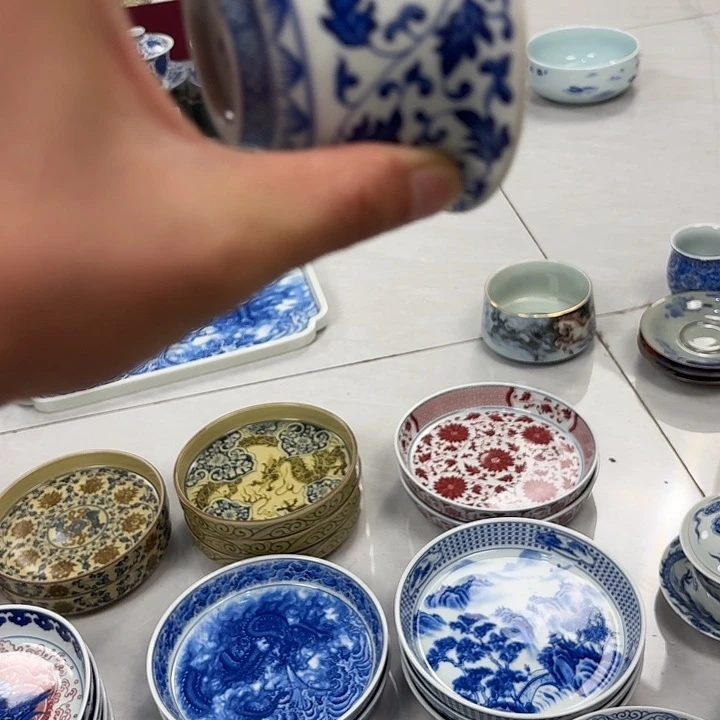 瓷片青花缠枝莲大压手杯景德镇