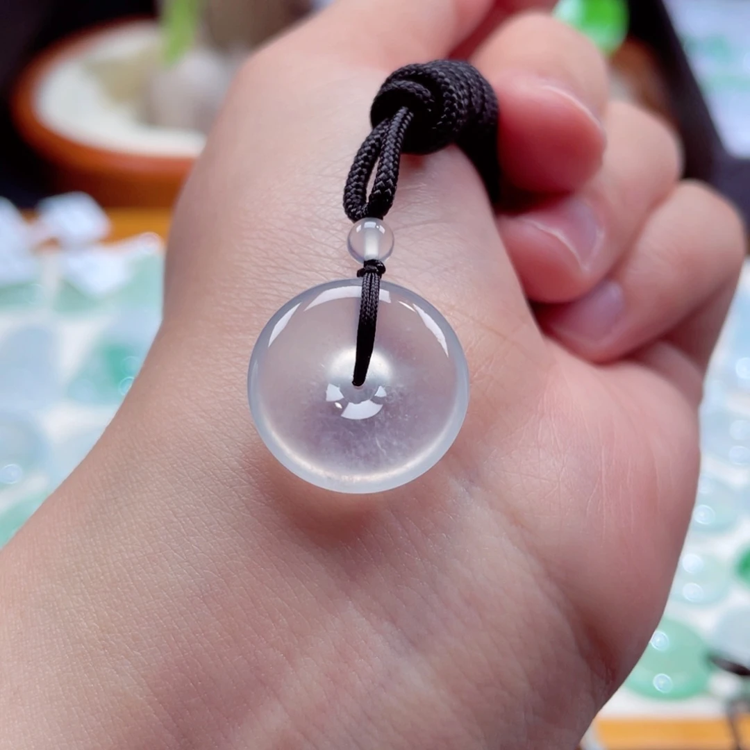 翡翠颈饰未镶嵌扣子