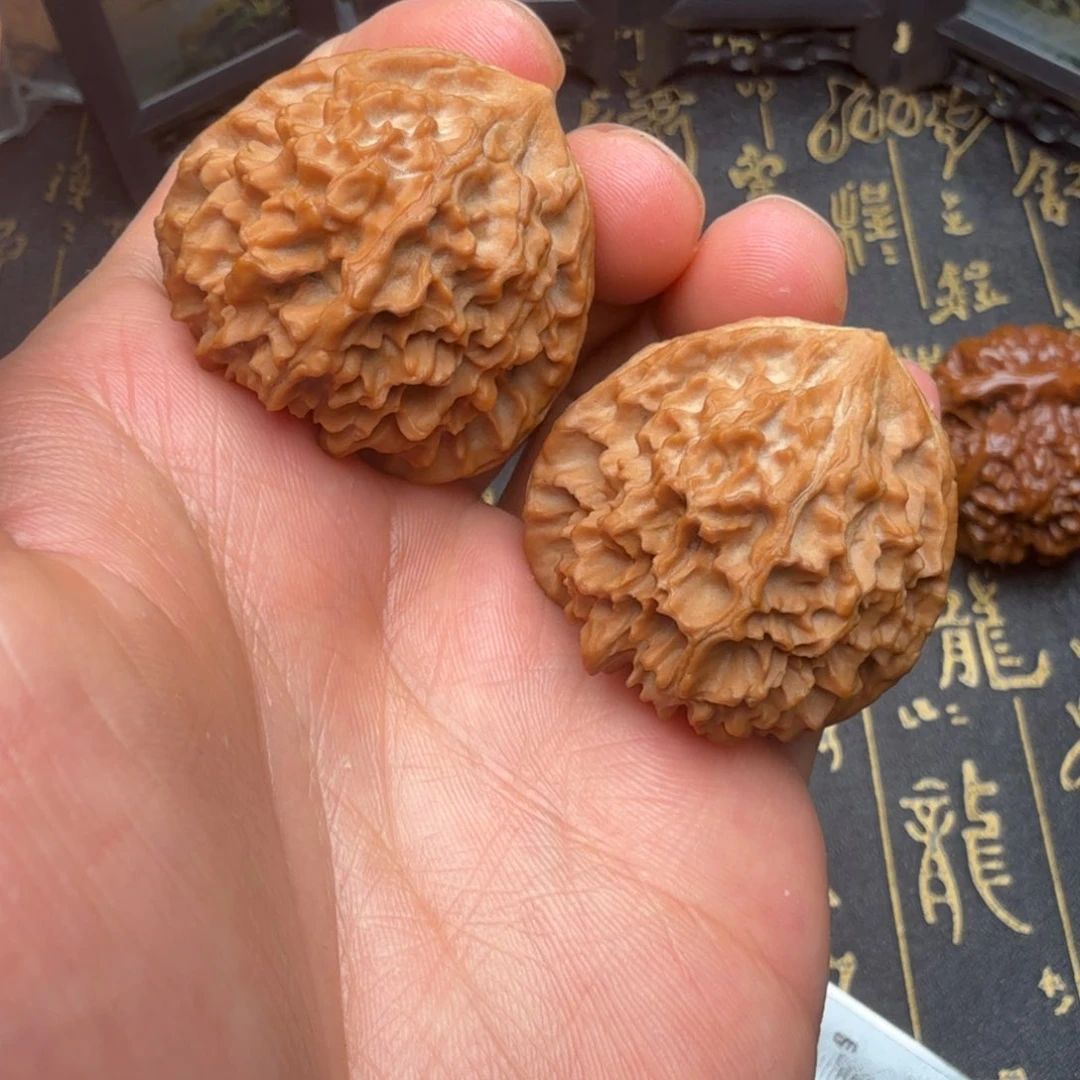 文玩核桃吊坠珊瑚塔36.5